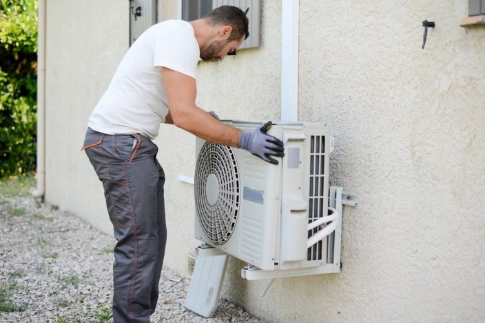 installation d'un climatiseur en été