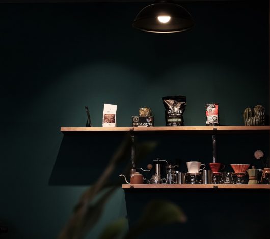 Comment fabriquer des étagères flottantes ?