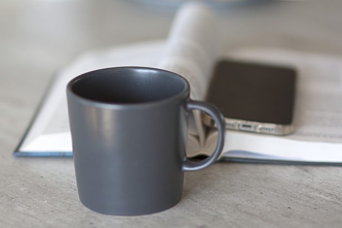 Une tasse à café personnaliséeprofessionnelle