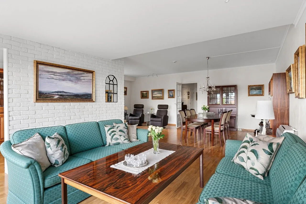 Maison : 5 astuces pour un salon moderne chic