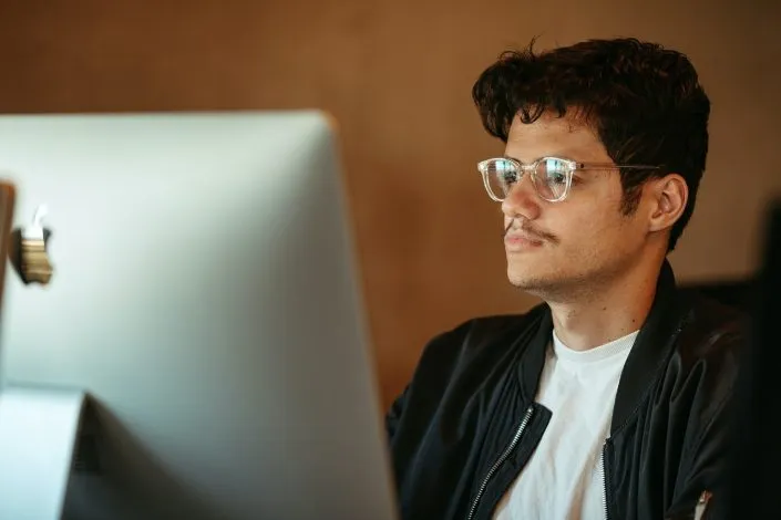 5 Astuces pour commander son bureau à la maison