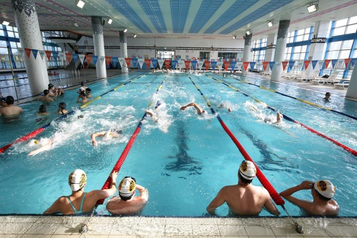 Guide pour bien choisir un abri de piscine haut