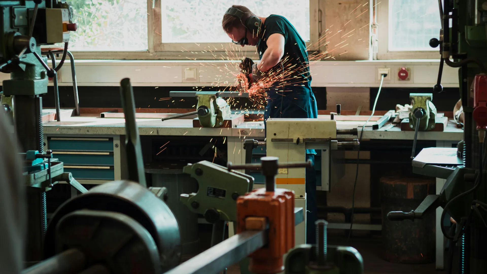 Quels outils sont essentiels pour le bricolage ?