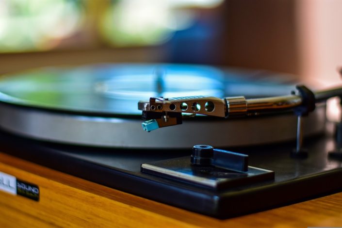 La platine vinyle : l’objet vintage qu’il vous faut!