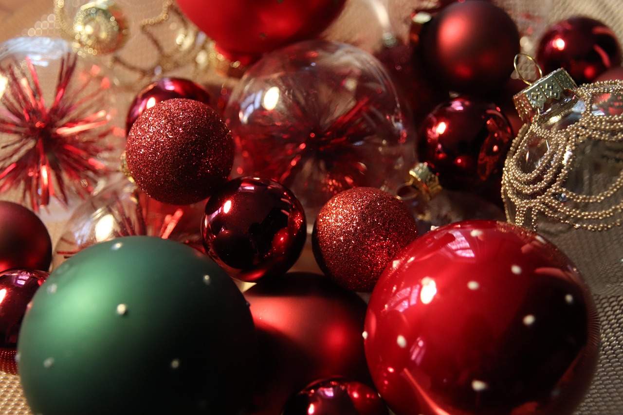 5 idées créatives pour décorer vos boules de Noël