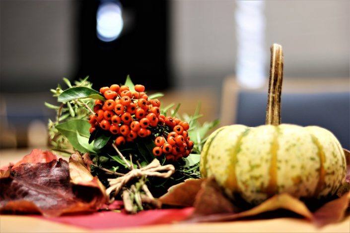 Comment styliser une table d’entrée pour l’automne ?