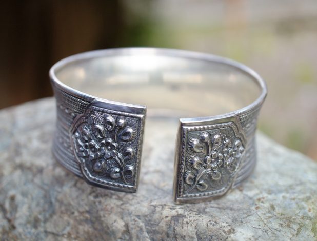 Comment nettoyer de l’argent : les meilleures astuces