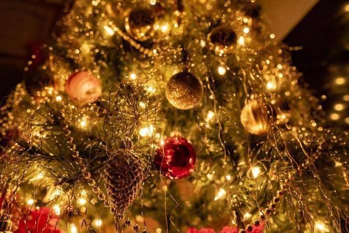 Six façons inhabituelles d’illuminer un arbre de Noël