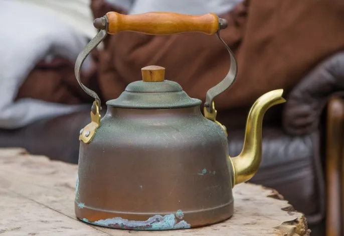 Comment détartrer une bouilloire : les étapes à suivre