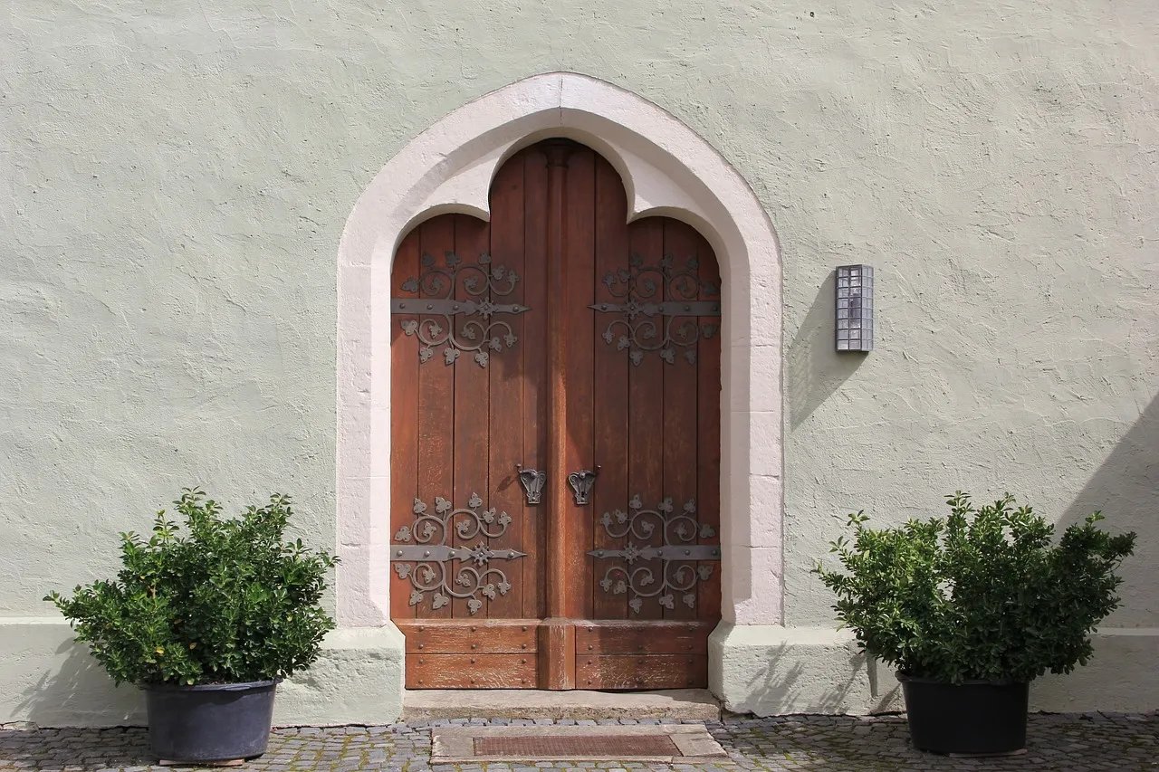 Quels sont les avantages des portes d’entrée en bois ?