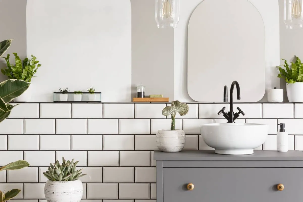 Salle de bain : pensez aux stickers carrelage décoratifs !