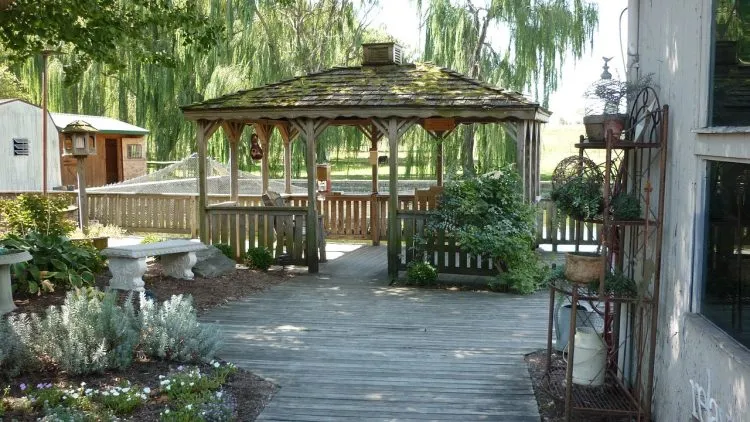 Protégez votre terrasse avec une pergola bioclimatique