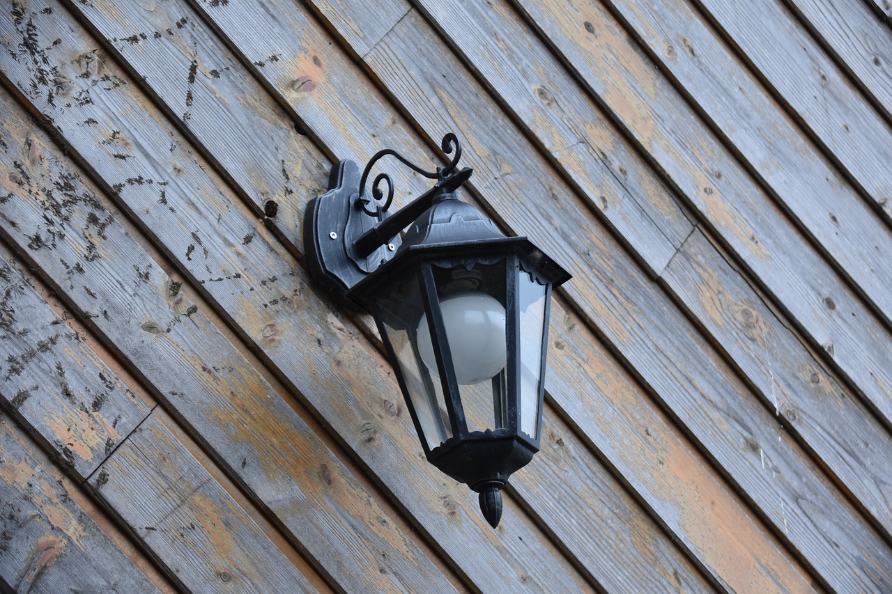 Comment choisir un bardage en bois extérieur durable ?