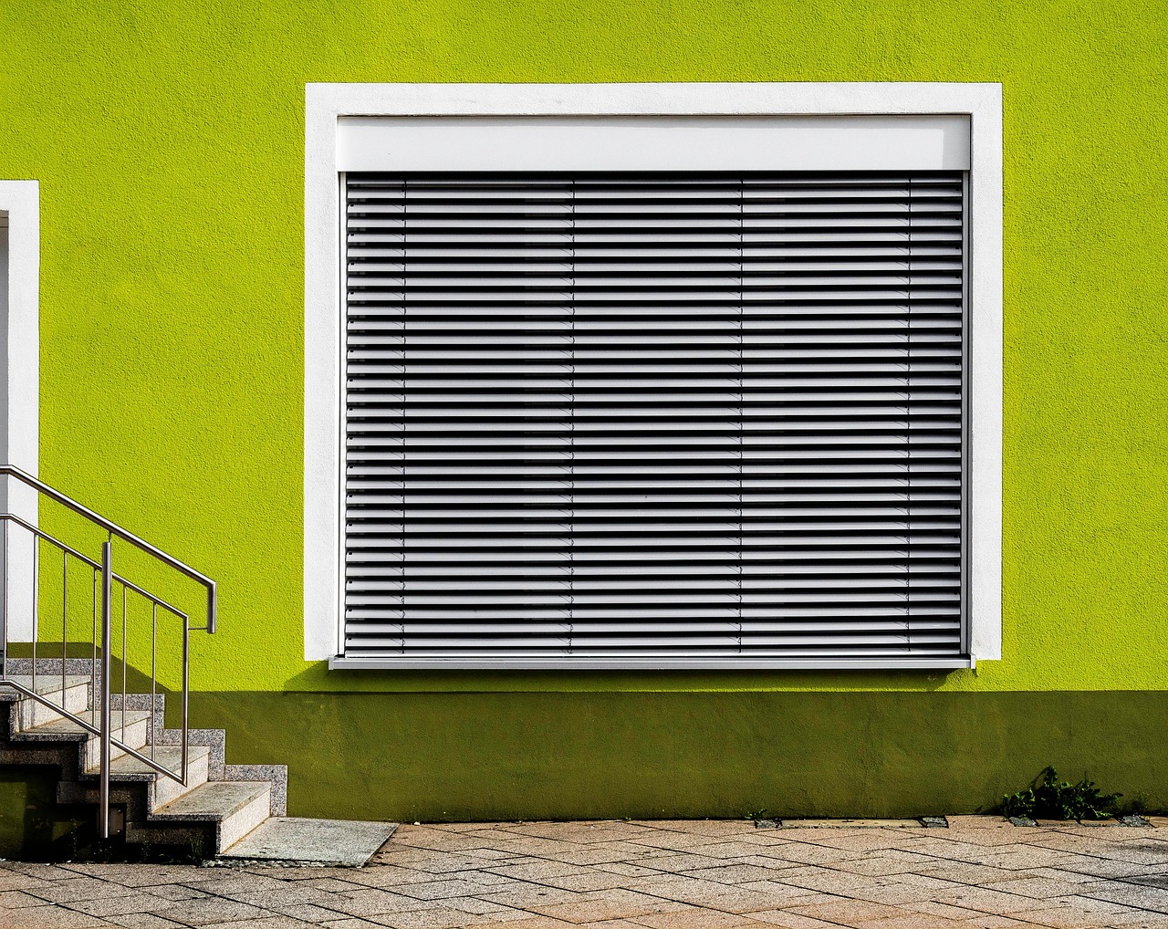 Protégez votre appartement parisien du soleil cet été