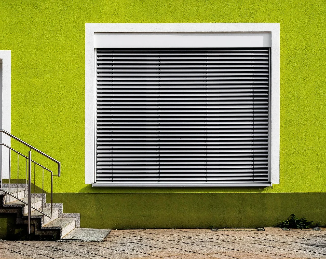 Protégez votre appartement parisien du soleil cet été