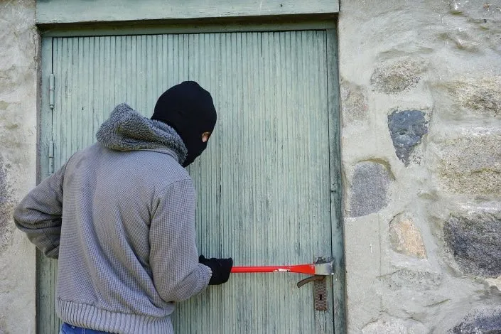 9 façons de protéger votre maison contre le cambriolage