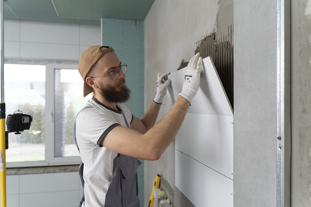Salpêtre sur les murs : Causes, prévention et solutions.