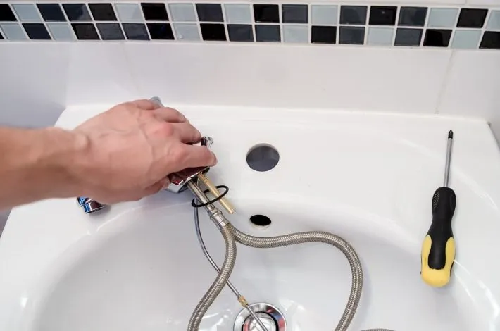 Trouver un plombier qualifié pour vos besoins en plomberie