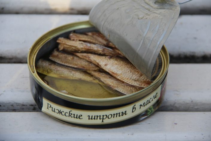 Voici comment ouvrir une boite de conserve sans ouvre-boite !