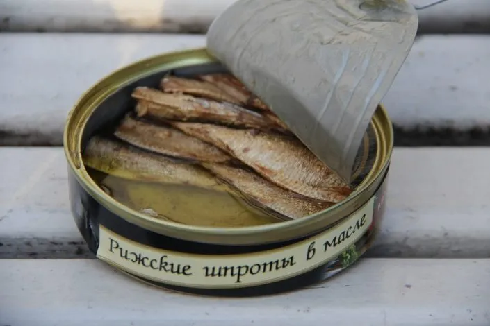 Voici comment ouvrir une boite de conserve sans ouvre-boite !