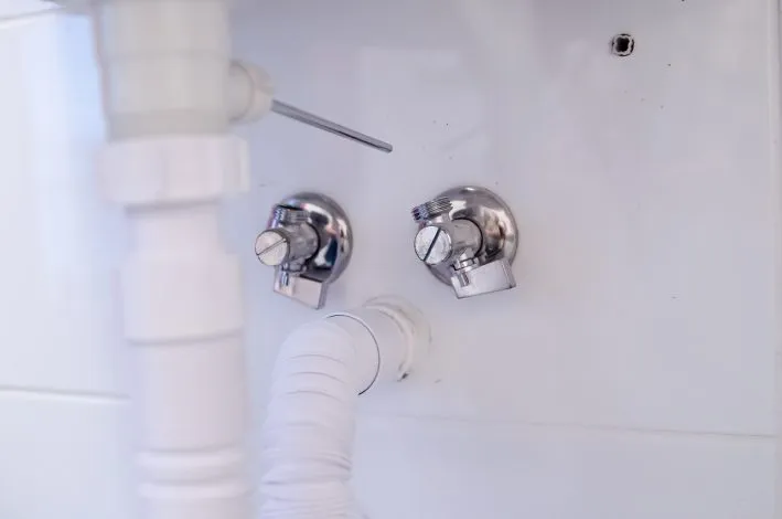 Voici comment serrer une bonde de douche : les astuces simples