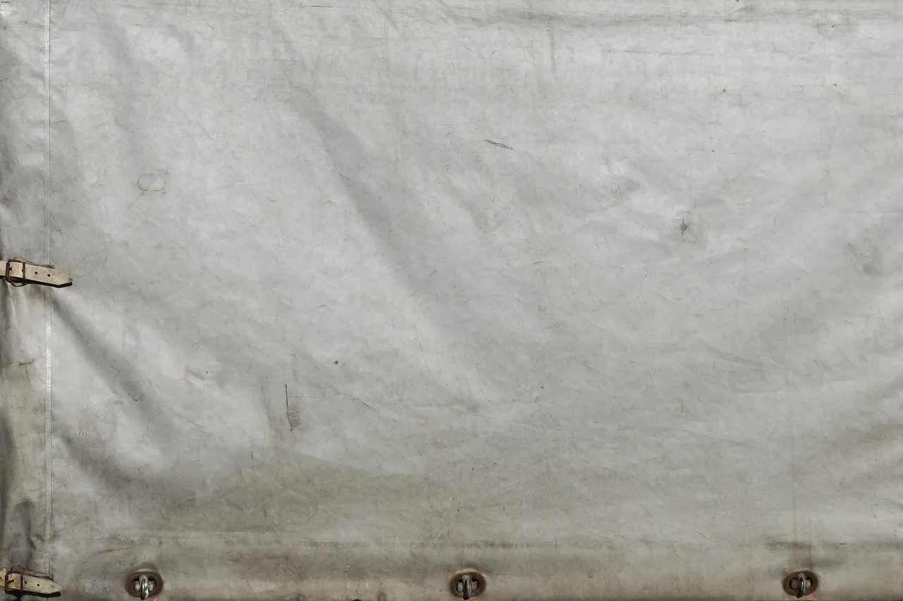 Pourquoi opter pour une bâche munie d’œillets ?