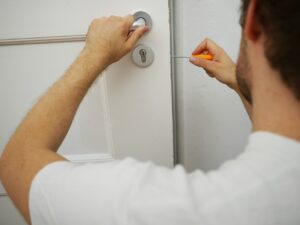 Comment choisir un serrurier d'urgence à Annecy fiable ?