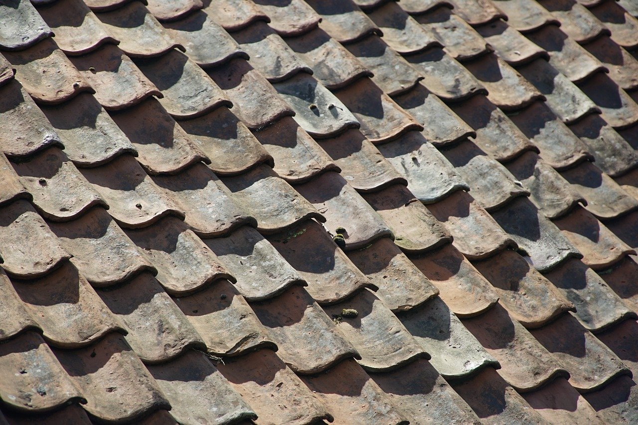 Le solin : comment l’installer soi-même pour protéger sa maison ?