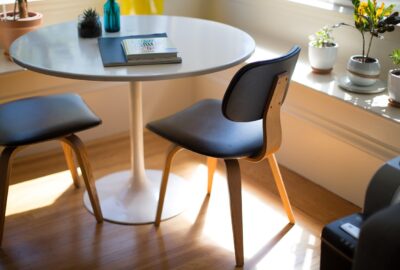 Chaise Knoll