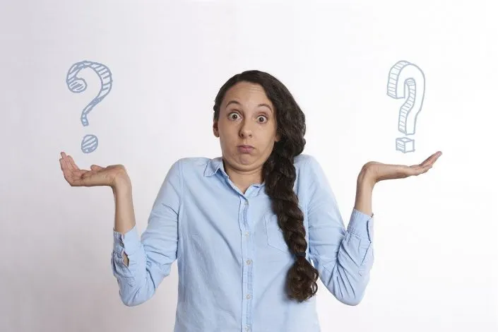 Rideaux insonorisés ou stores : qu’est-ce qui fonctionne le mieux ?
