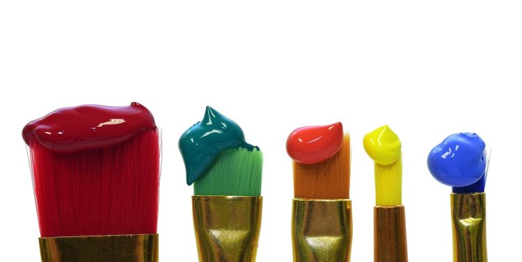 Comparaison entre la peinture artisanale et la peinture acrylique