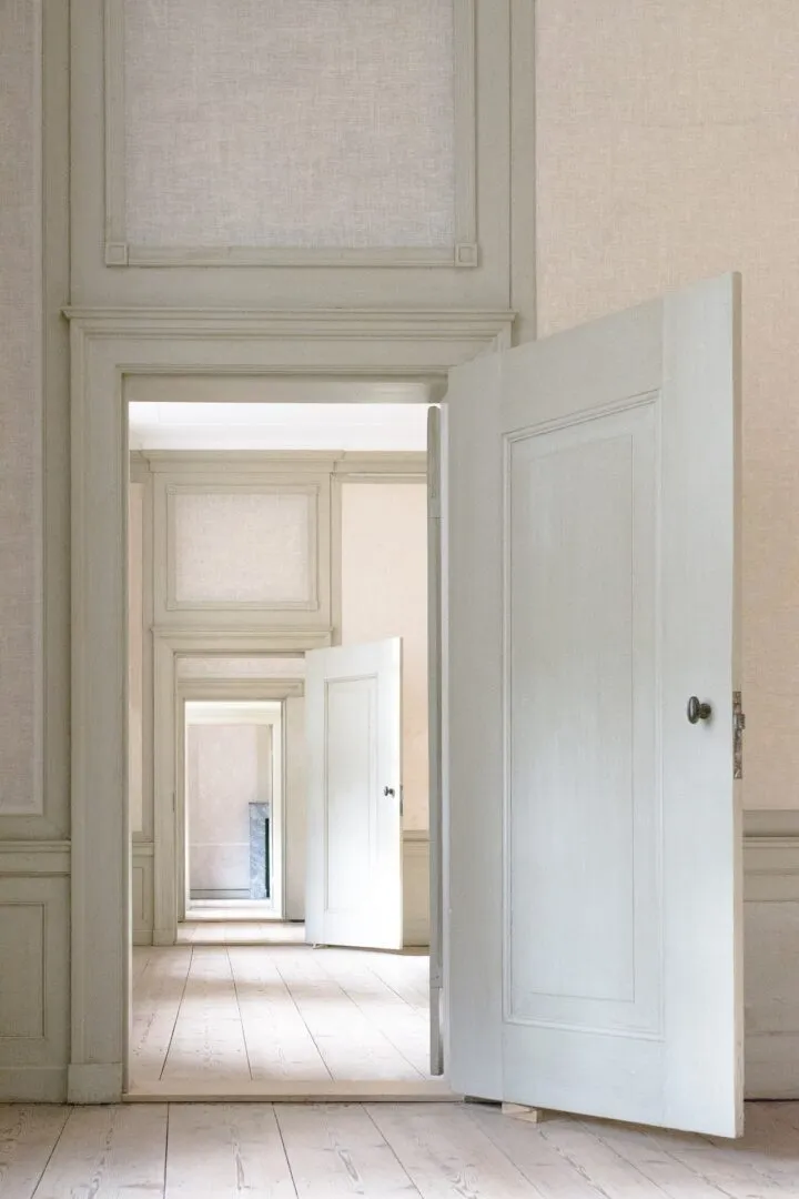 Obtenez un superbe look design en peignant vos portes intérieures !