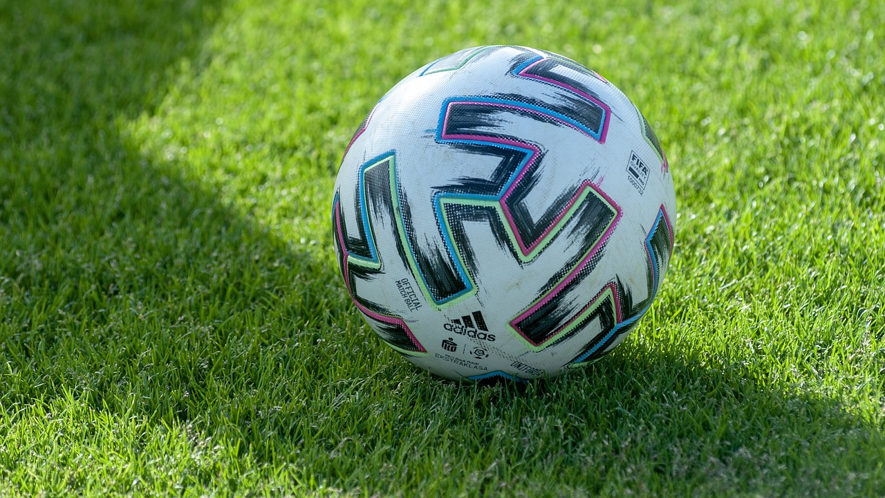 Papier peint football : une déco tendance pour les fans de tous âges