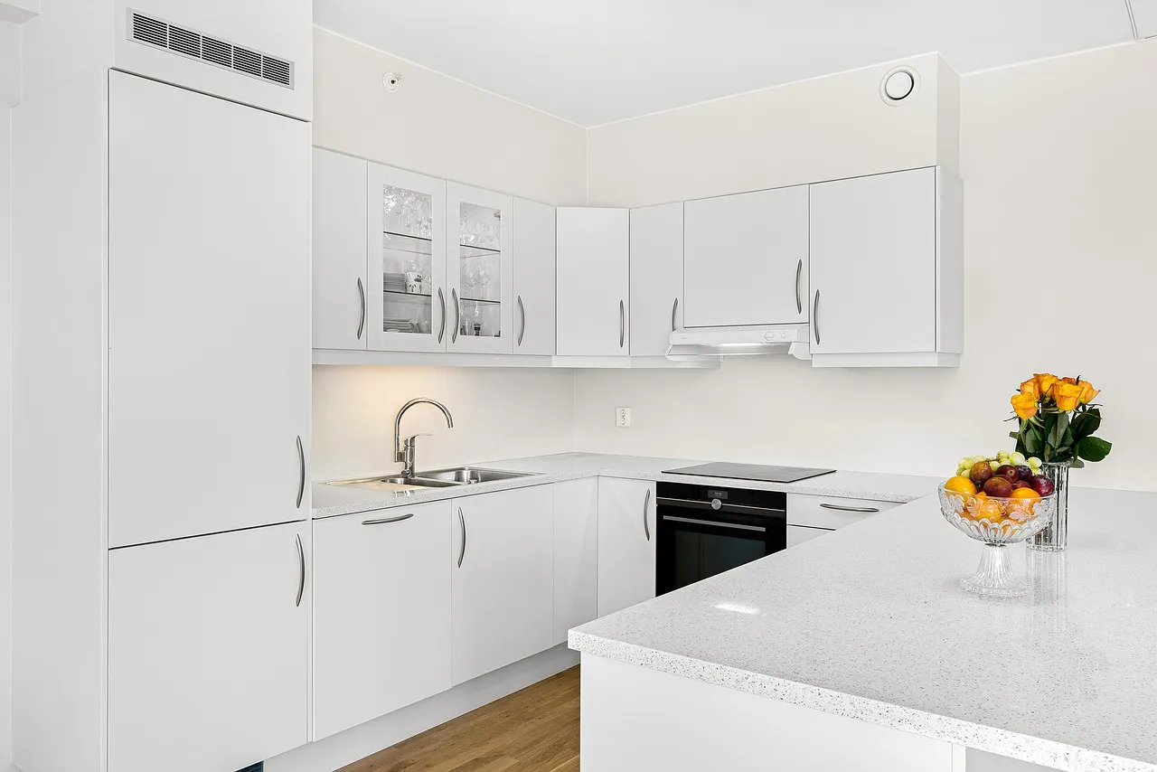 Une rénovation rapide de votre cuisine grâce au covering pour meuble