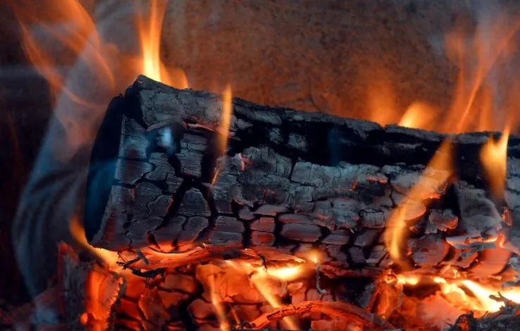Comment rénover votre cheminée tout en conservant son charme d’origine ?