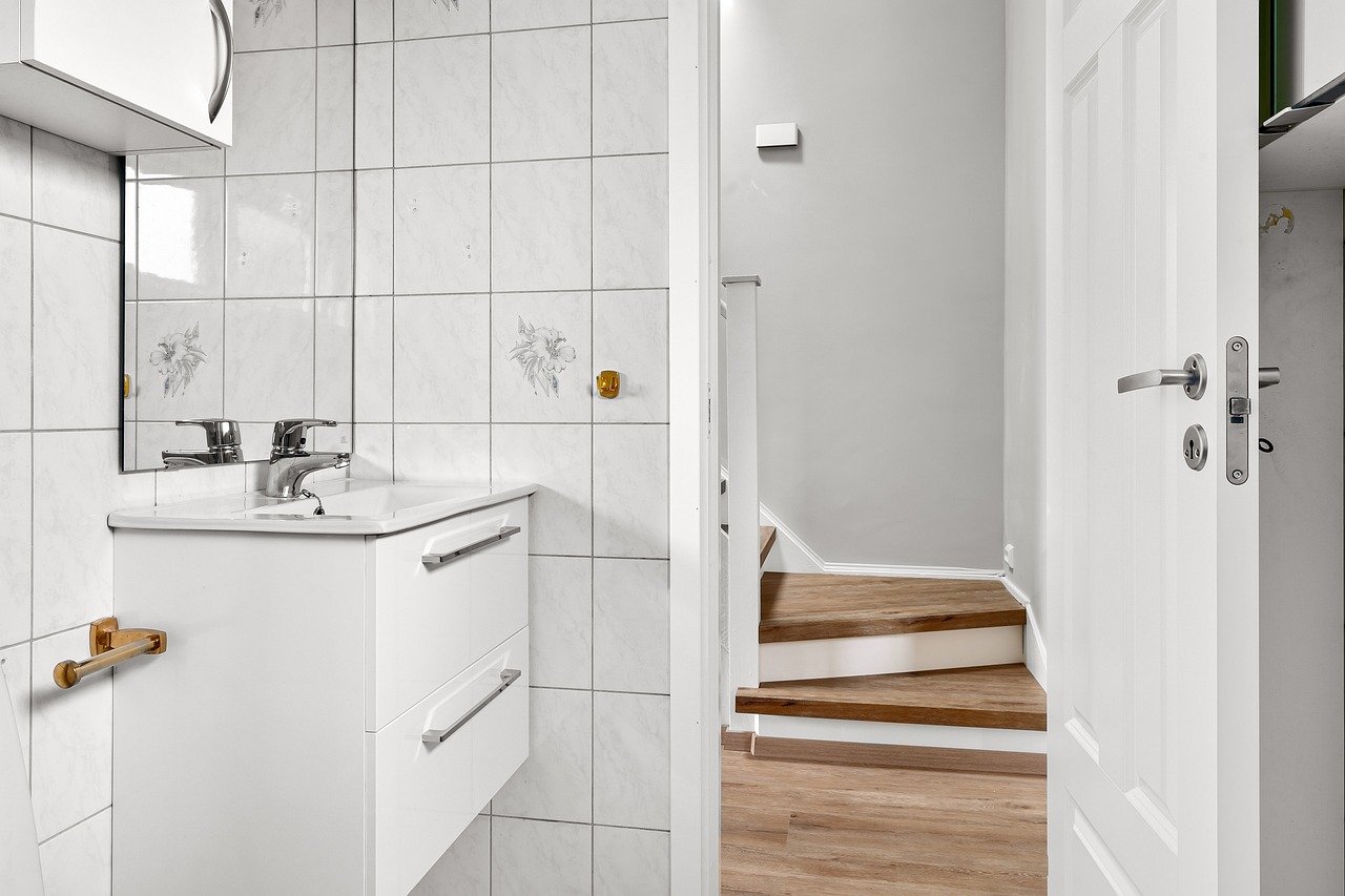 Les Meilleures Palettes de Couleurs pour Dynamiser Votre Salle de Bain