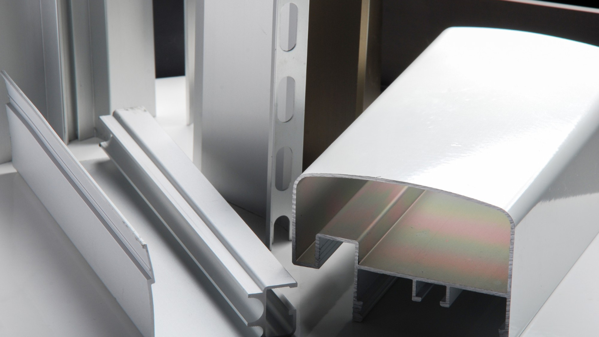 Choisir un extrudeur PVC performant : les critères techniques essentiels