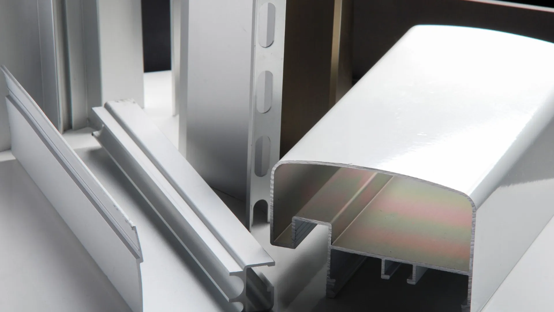 Choisir un extrudeur PVC performant : les critères techniques essentiels