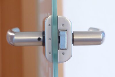 door-lock-123176_1280