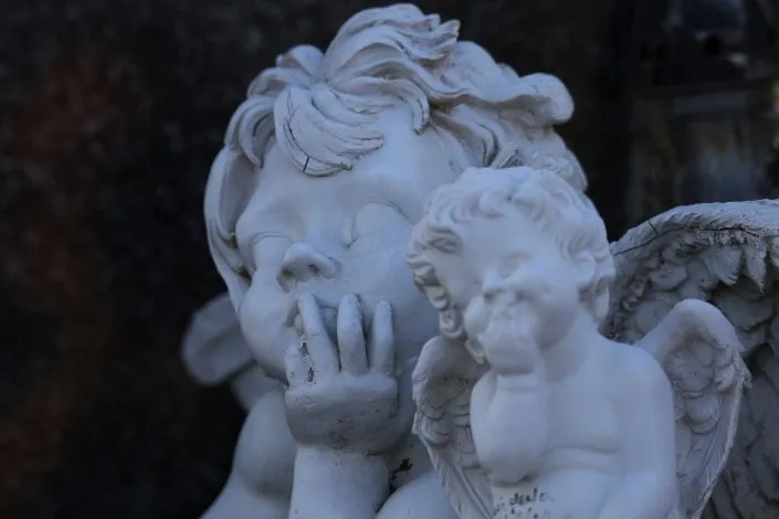 Comment sublimer sa décoration grâce à des sculptures et des statues design?