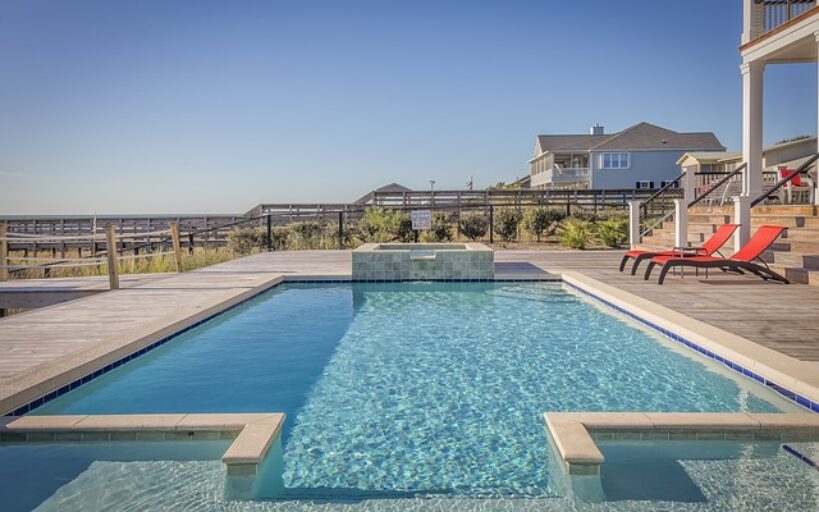 swimming-pool-389267_640