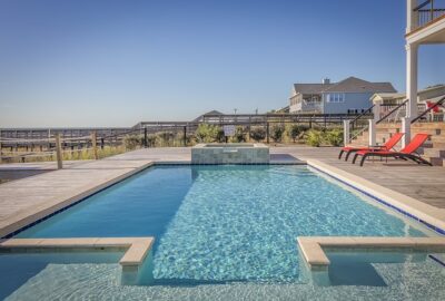 swimming-pool-389267_640