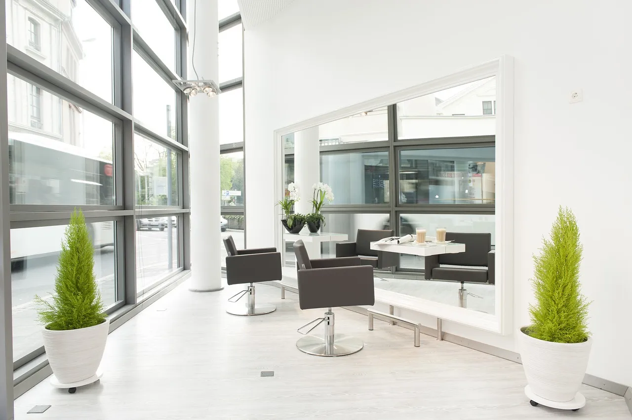 Guide pratique pour maximiser la luminosité de votre maison avec des miroirs