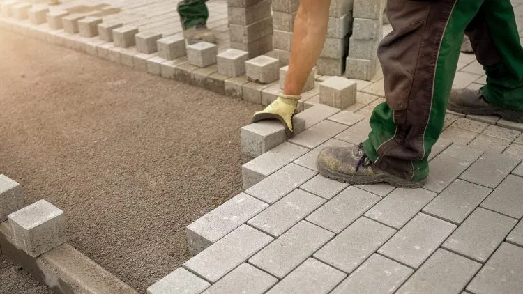 Ce qu’il faut savoir avant d’embaucher un entrepreneur de rénovation de maison