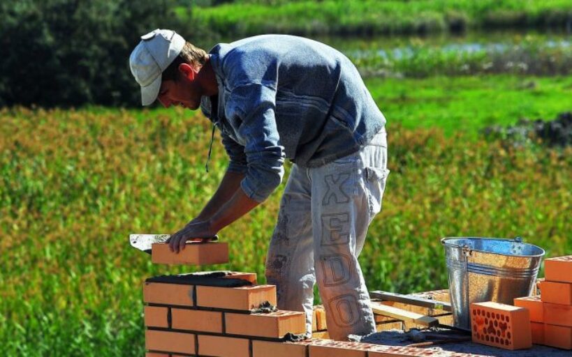 Quand faire appel à un maçon ?