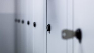 La société CIMM est spécialisée dans la vente des casiers et des vestiaires
