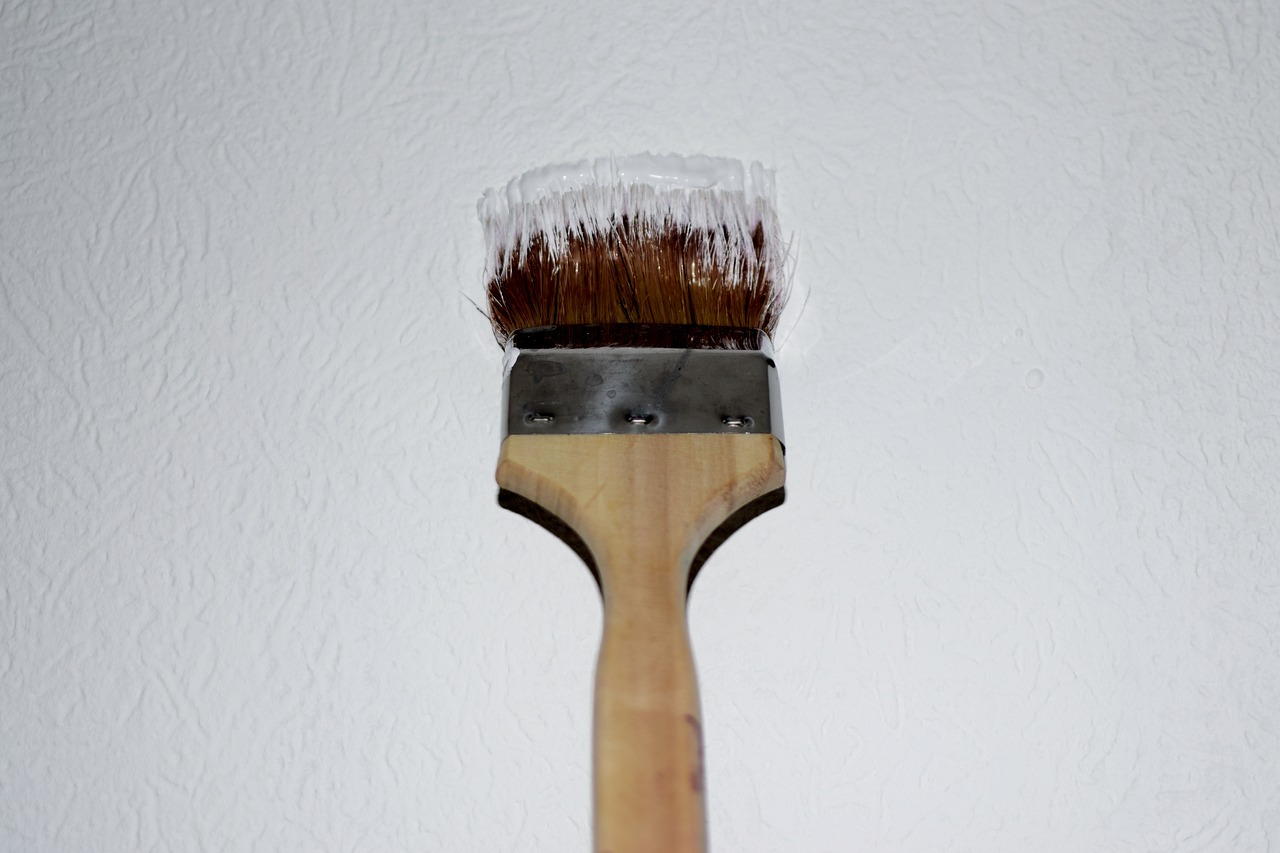 Conseils pour trouver le meilleur artisan peintre pour votre rénovation de maison