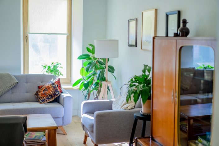 MENZZO, la filiale de la société DAVLI, concepteur et importateur de meubles contemporains