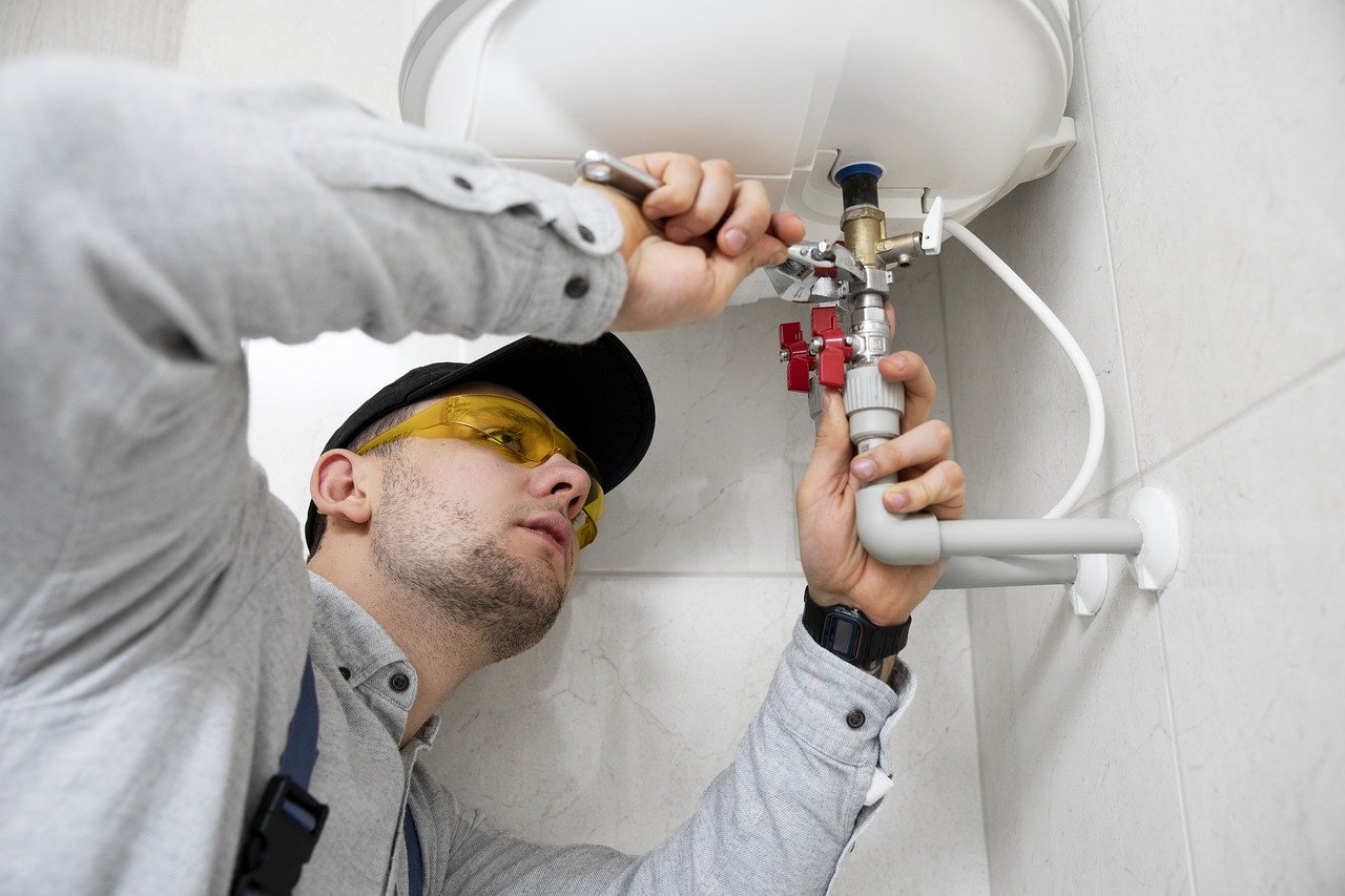 Guide complète pour choisir le chauffe-eau : conseils et astuces pour une maison efficace