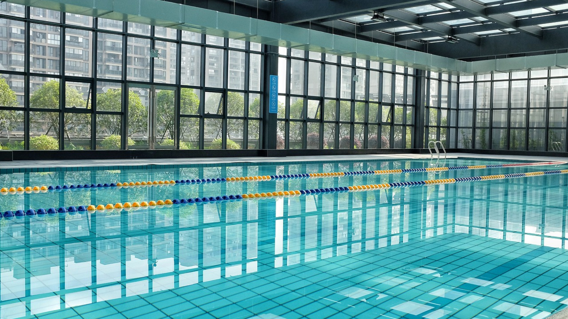 Créer un abri de piscine personnalisé : l’alliage parfait entre esthétisme et fonctionnalité !